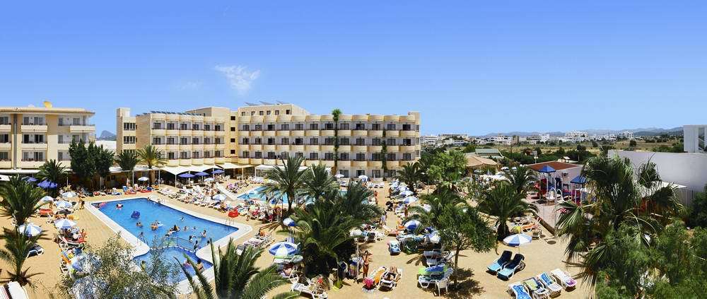 Coral Star Apartments Sant Josep de sa Talaia Exterior foto