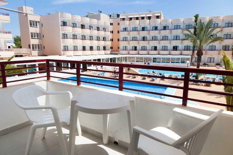 Coral Star Apartments Sant Josep de sa Talaia Exterior foto